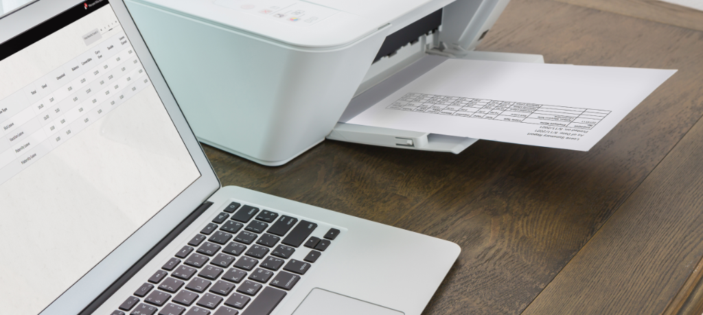 HR generating a payslip report in real time
